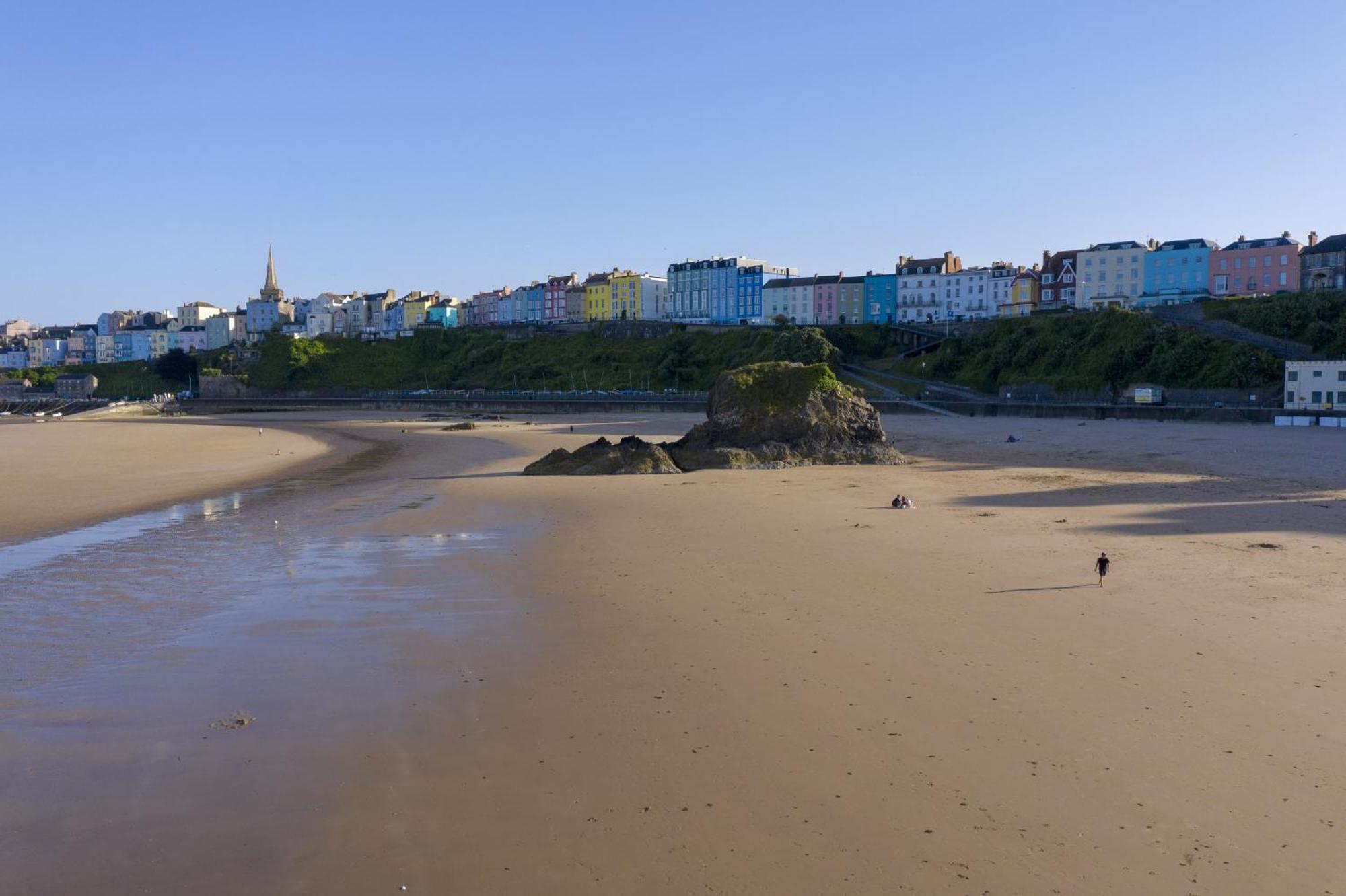 South Seas Tenby Luaran gambar